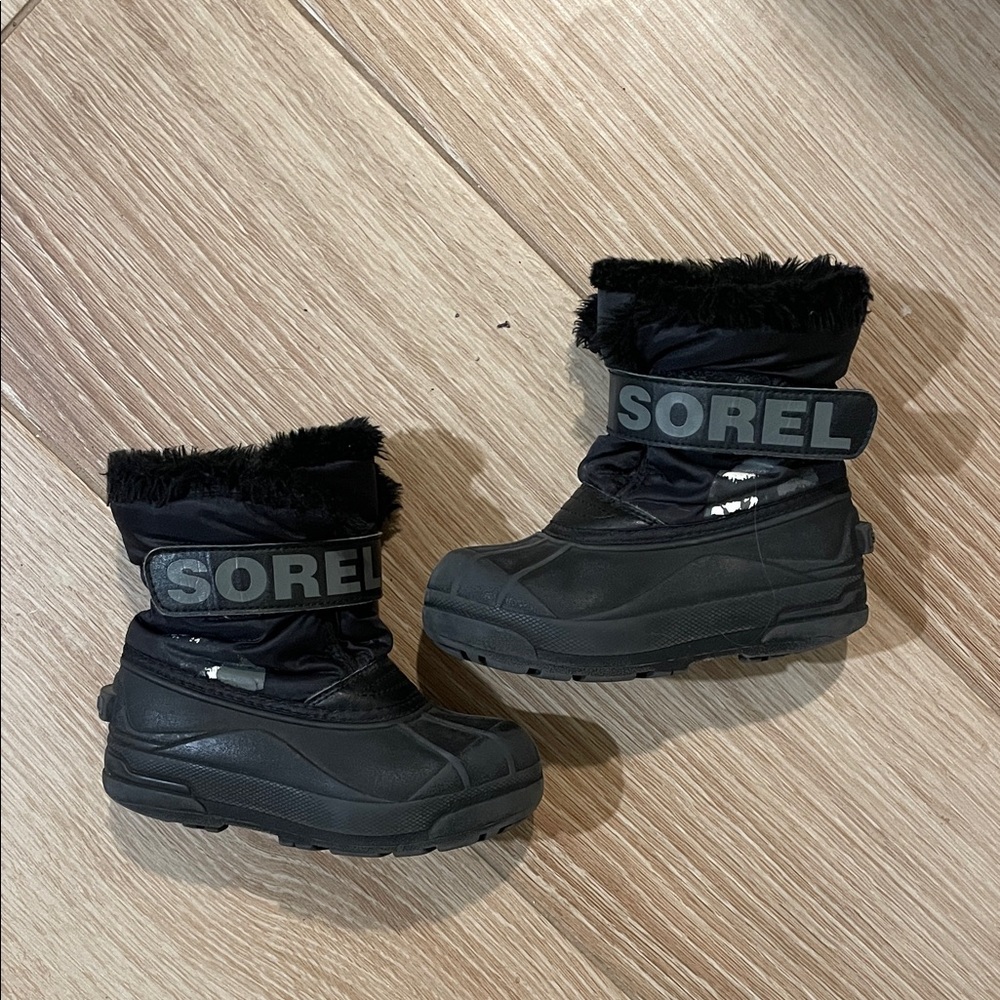 Sorel Black Snow Boots with Fur Trim